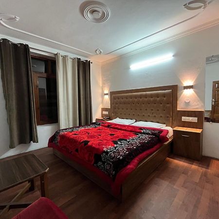 Hotel Premier Mall Road Manali Extérieur photo